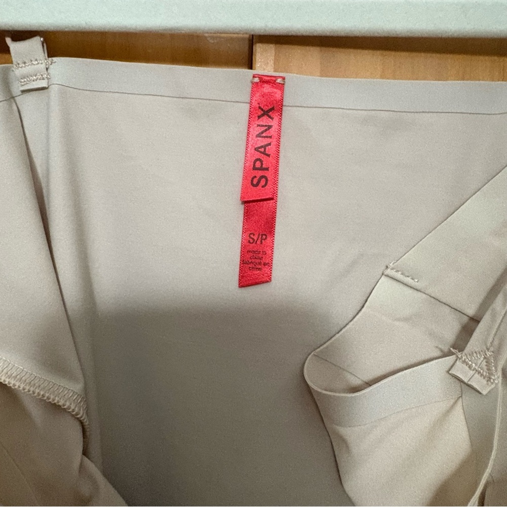 SPANX Cream Fitted Sleeveless Camisole - Picture 2 of 6